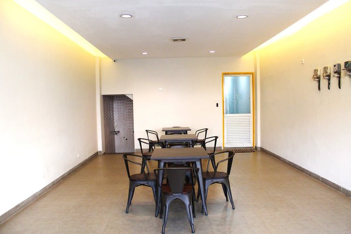 Imagen de los exteriores del Hotel Ghurfati. Foto 17