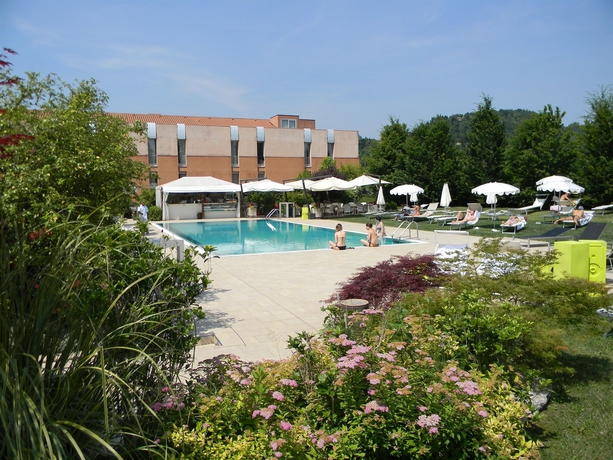 Imagen de la piscina del Hotel Ghv. Foto 12