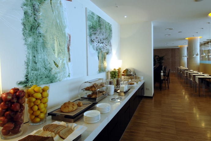 Imagen del bar/restaurante del Hotel Ghv. Foto 6