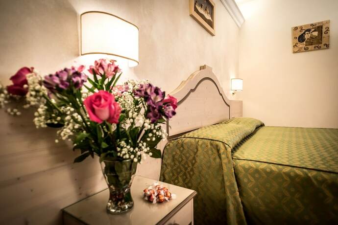 Imagen de la habitación del Hotel Gialletti. Foto 16