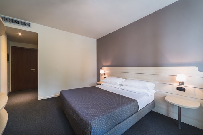 Imagen de la habitación del Hotel Giallo. Foto 9