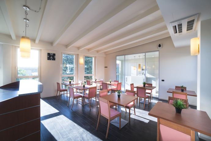Imagen del bar/restaurante del Hotel Giallo. Foto 5