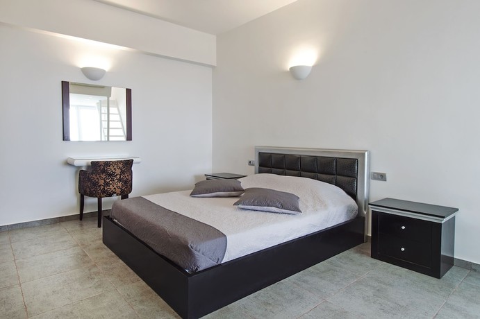 Imagen de la habitación del Hotel Gianna Suites. Foto 3