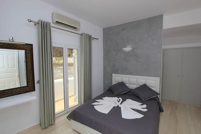 Imagen de la habitación del Hotel Gianna Suites. Foto 10