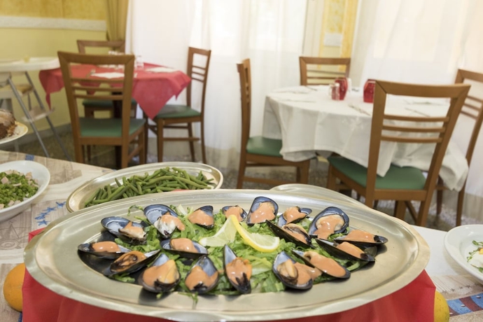 Imagen del bar/restaurante del Hotel Giannella. Foto 7