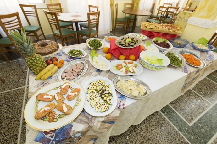 Imagen del bar/restaurante del Hotel Giannella. Foto 8