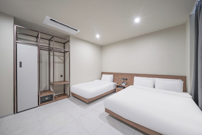 Imagen de la habitación del Hotel Giant. Foto 7