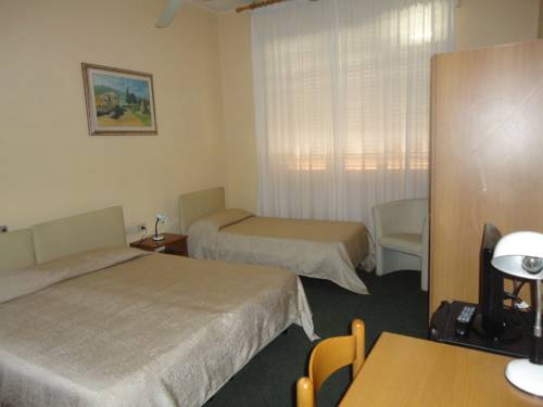 Imagen de la habitación del Hotel Giappone Inn Parking. Foto 9