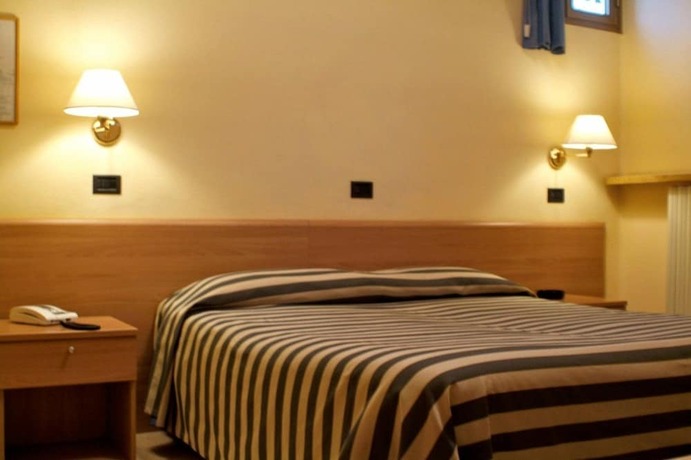 Imagen de la habitación del Hotel Giardinetto, Desenzano del Garda. Foto 19