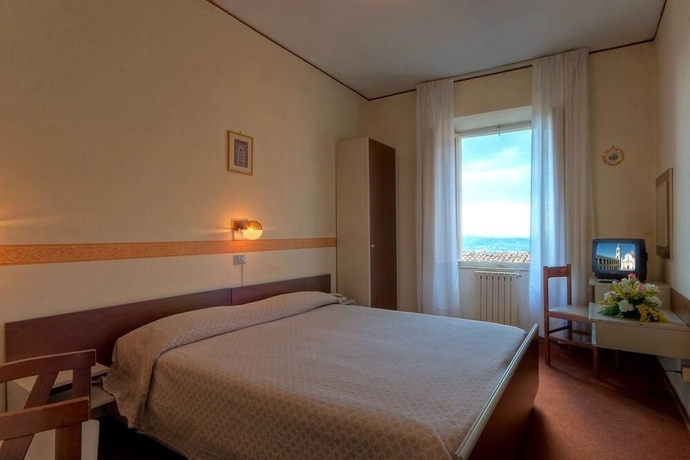 Imagen de la habitación del Hotel Giardinetto, Loreto. Foto 9