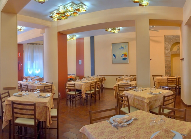 Imagen del bar/restaurante del Hotel Giardinetto, Loreto. Foto 4
