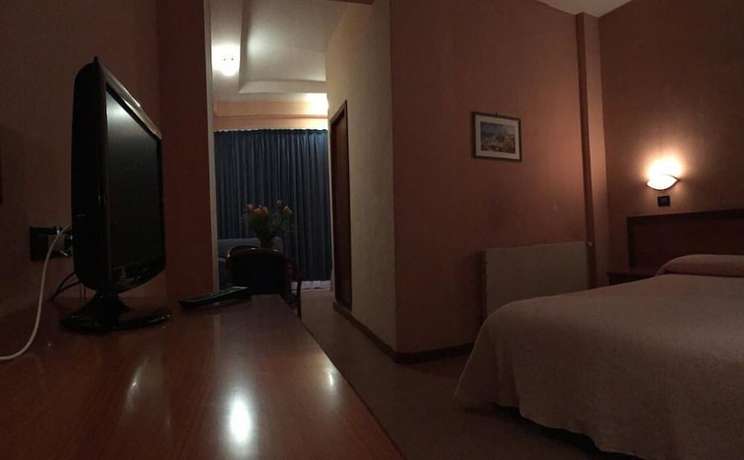 Imagen de la habitación del Hotel Giardino Degli Aranci, Frattamaggiore. Foto 8