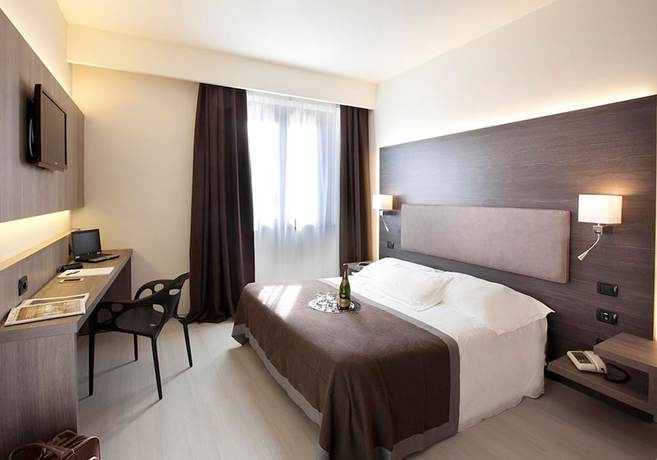 Imagen de la habitación del Hotel Giardino, Mercurago. Foto 12