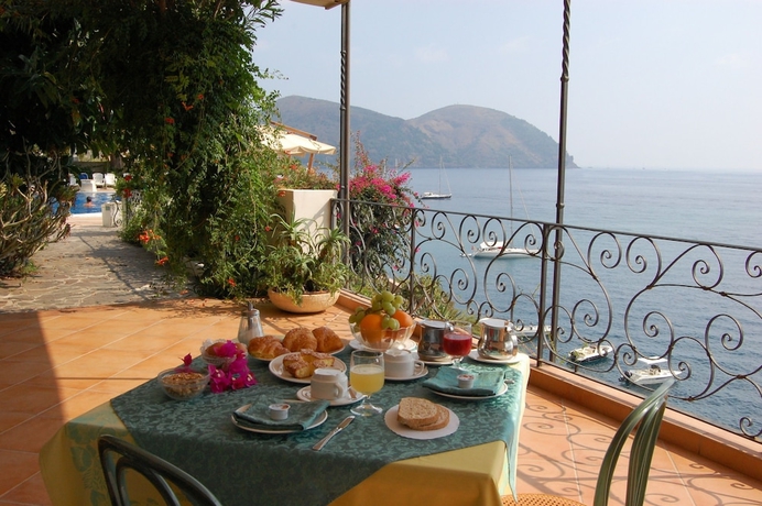 Imagen del bar/restaurante del Hotel Giardino Sul Mare. Foto 4