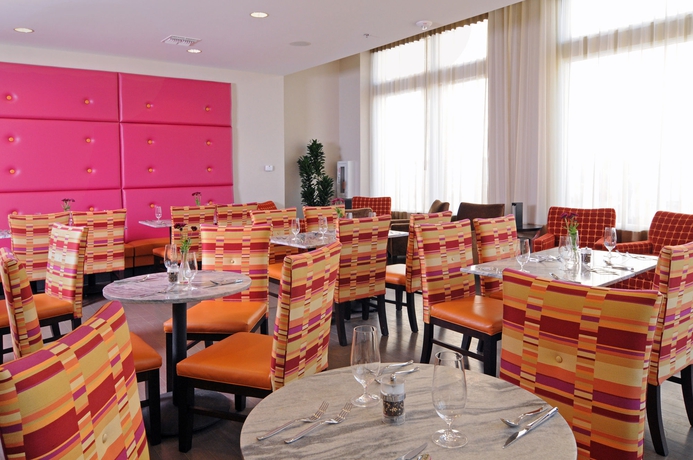 Imagen del bar/restaurante del Hotel Gibbs Downtown Riverwalk. Foto 3