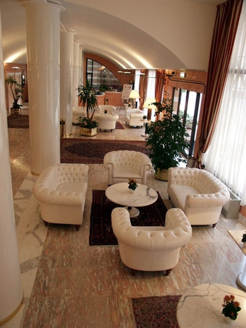 Imagen de los interiores del Hotel Giberti and Spa. Foto 4