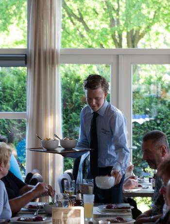 Imagen del bar/restaurante del Hotel Gieling. Foto 4