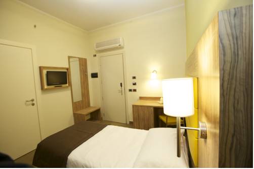 Imagen de la habitación del Hotel Gigahotel. Foto 2