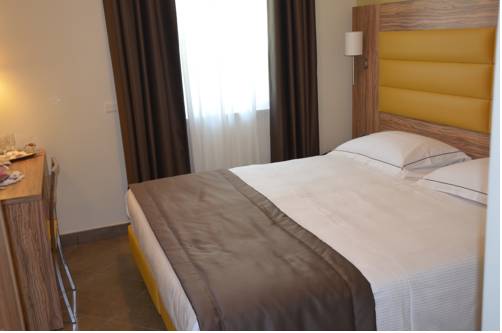 Imagen de la habitación del Hotel Gigahotel. Foto 3