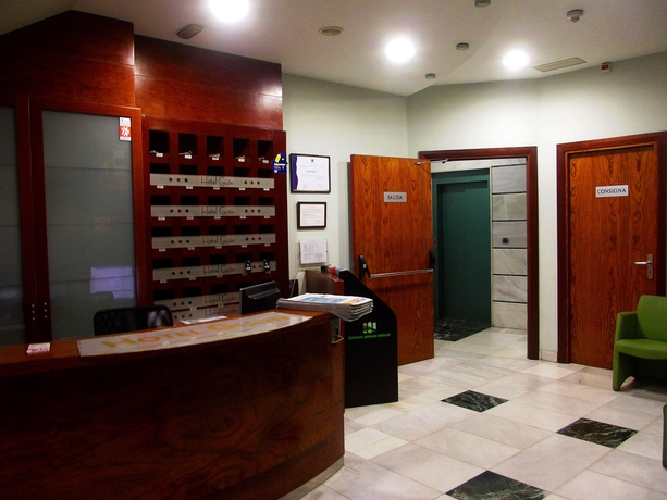 Imagen de los interiores del Hotel Gijon. Foto 6