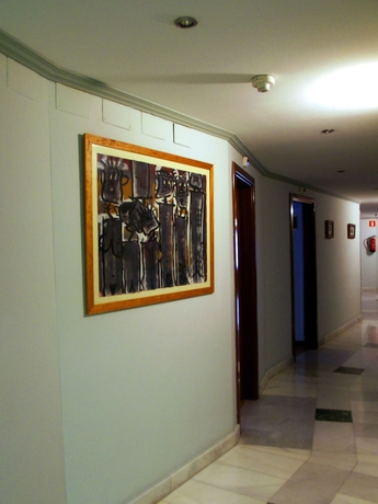 Imagen de los interiores del Hotel Gijon. Foto 7