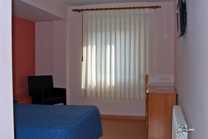 Imagen de la habitación del Hotel Gil. Foto 13