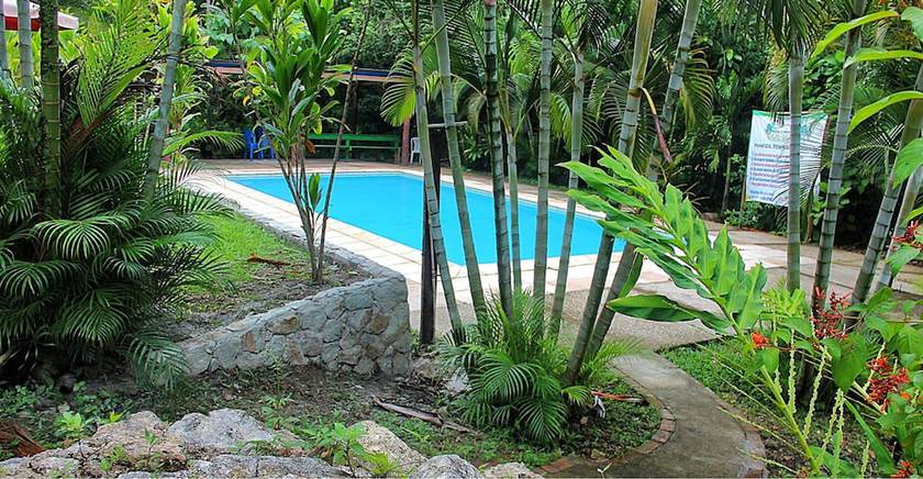 Imagen de la piscina del Hotel Gil Town. Foto 17