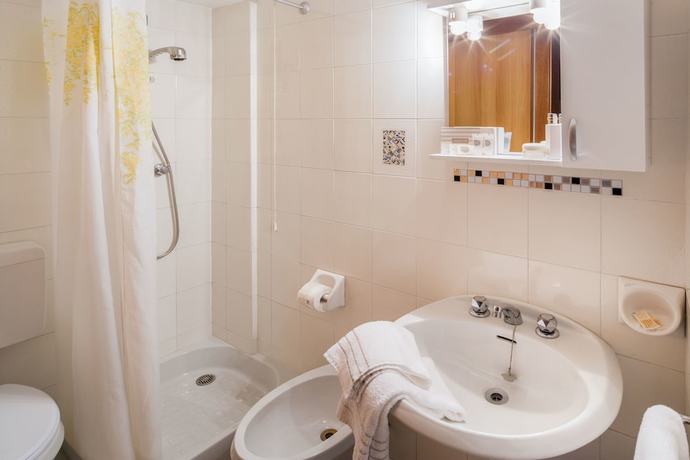 Imagen de la habitación del Hotel Gilda. Foto 10