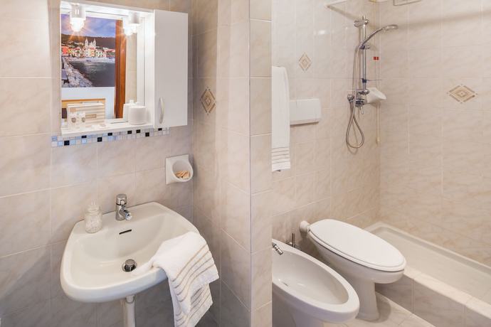 Imagen de la habitación del Hotel Gilda. Foto 13