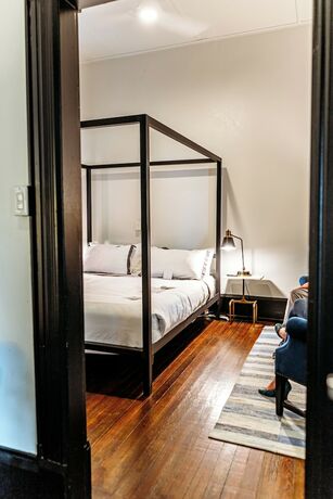 Imagen de la habitación del Hotel Giles. Foto 16
