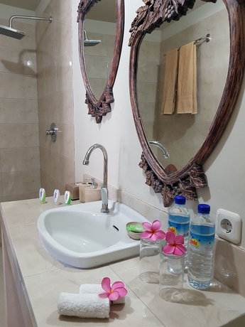 Imagen de la habitación del Hotel Gili Bagaz Cottages. Foto 13