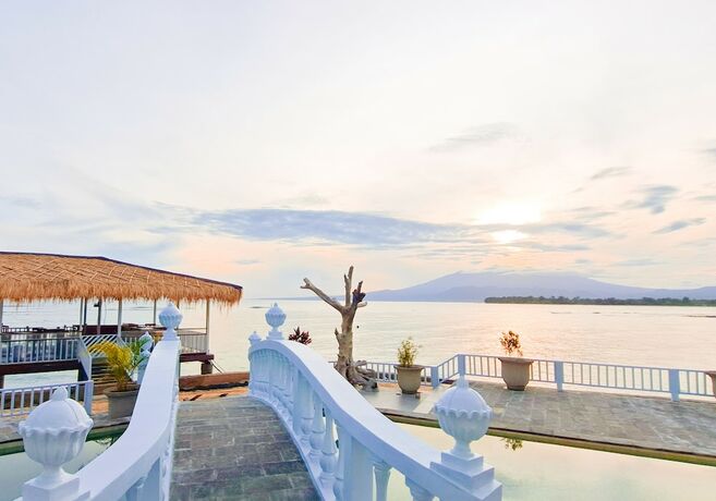 Imagen general del Hotel Gili Beachfront Suites. Foto 1