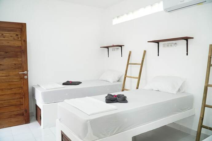 Imagen de la habitación del Hotel Gili Pirates. Foto 17