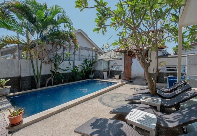 Imagen de la piscina del Hotel Gili White Bamboo by Secoms. Foto 15