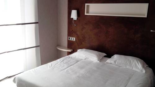 Imagen de la habitación del Hotel Gilles Moreau. Foto 3