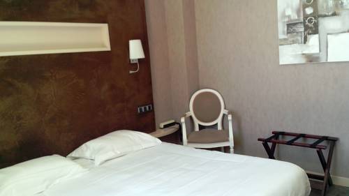 Imagen de la habitación del Hotel Gilles Moreau. Foto 15