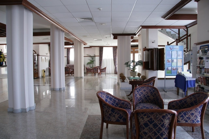 Imagen general del Hotel Gillieru Harbour. Foto 11