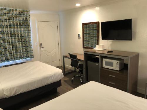 Imagen de la habitación del Hotel Gilroy Inn. Foto 5