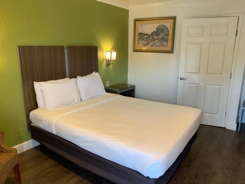 Imagen general del Hotel Gilroy Inn. Foto 4