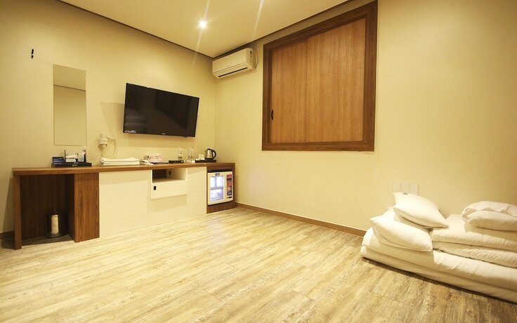 Imagen de la habitación del Hotel Gimhae Eobang-dong A Plus. Foto 15