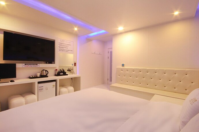 Imagen de la habitación del Hotel Gimhae Eobangdong Vvip. Foto 15