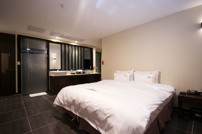 Imagen de la habitación del Hotel Gimhae Jangyu AM. Foto 16