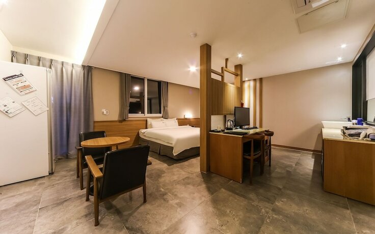 Imagen de la habitación del Hotel Gimhae Jangyu AM. Foto 31