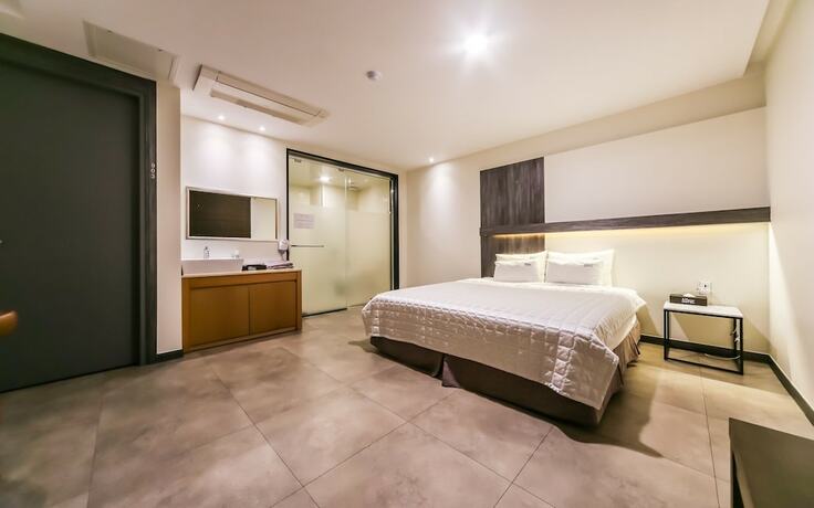 Imagen de la habitación del Hotel Gimhae Jangyu AM. Foto 32