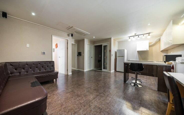 Imagen de la habitación del Hotel Gimhae Jangyu MU. Foto 13