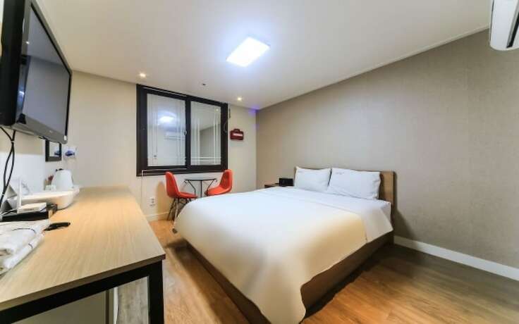 Imagen de la habitación del Hotel Gimhae Jangyu Show. Foto 14