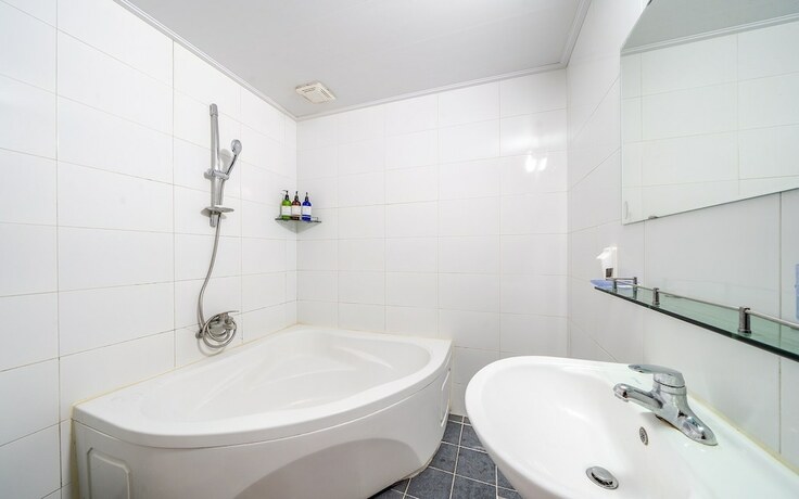 Imagen general del Hotel Gimhae Jangyu Show. Foto 2