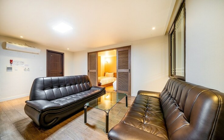 Imagen de la habitación del Hotel Gimhae Jangyu Show. Foto 18