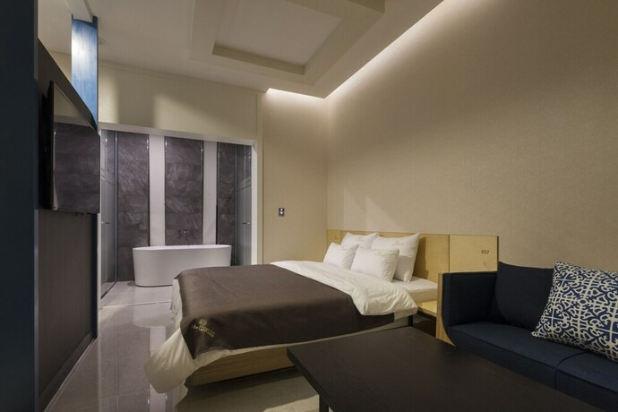 Imagen de la habitación del Hotel Gimhae Jangyu The Terrace. Foto 15
