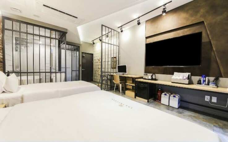 Imagen de la habitación del Hotel Gimhae Jangyu The Terrace. Foto 16